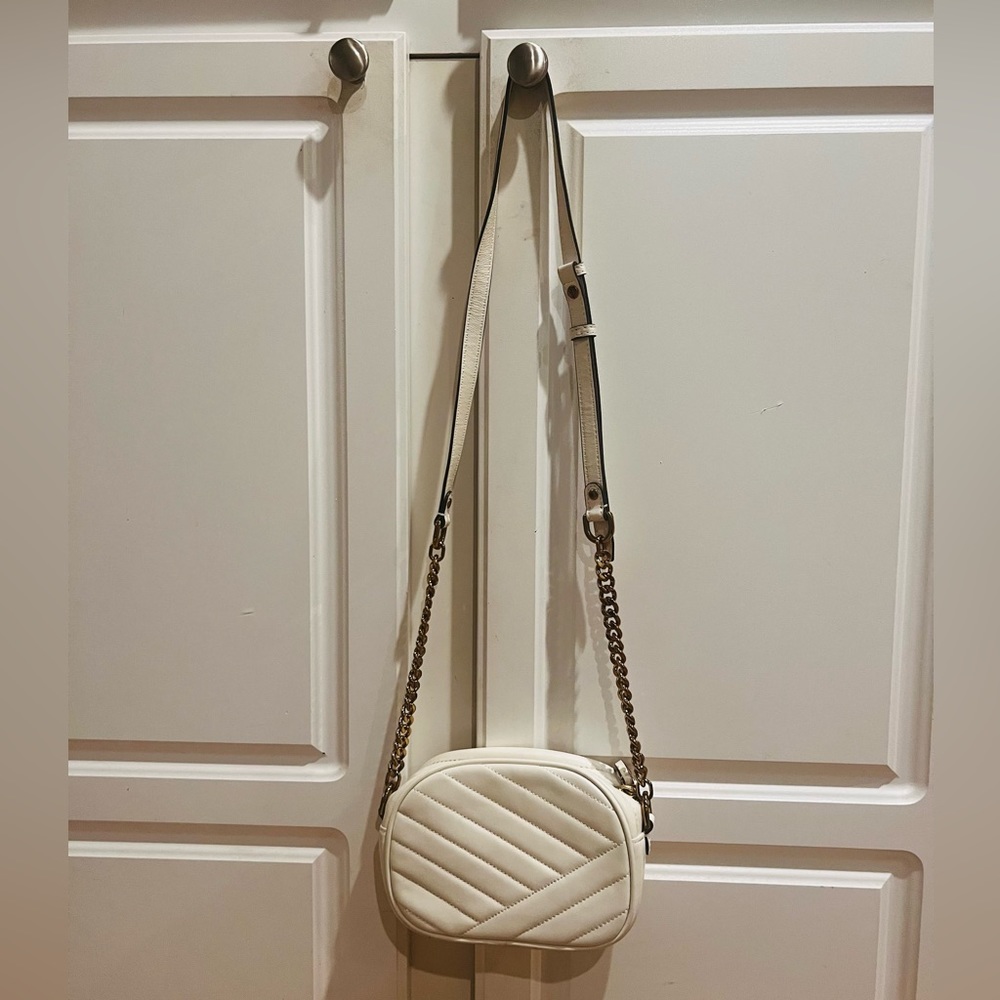 Tory Burch Kira Chevron Camera Bag, very good condition - Picture 4 of 11